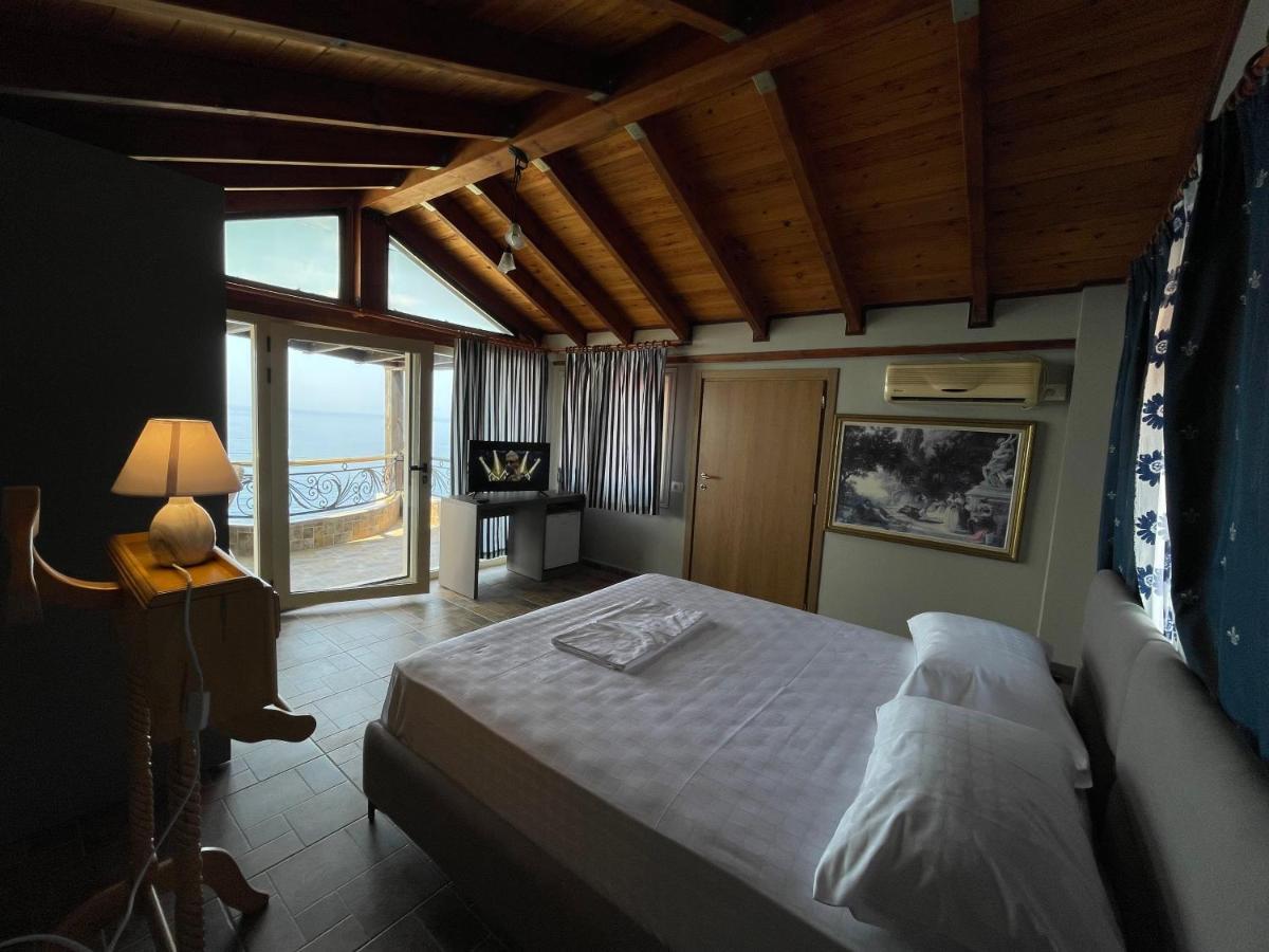 Vila Zahaj Vlore Luaran gambar