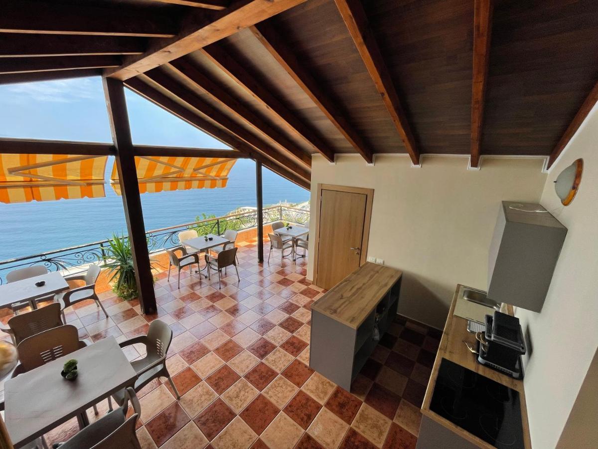 Vila Zahaj Vlore Luaran gambar