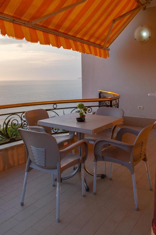 Vila Zahaj Vlore Luaran gambar